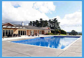 LARGE COUNRTY HOUSE WITH LARGE CASCADE SWIMMING POOL